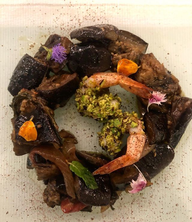 eatcolourfully's tweet photo. The most incredible take on caponata w/ pistachio crusted Sicilian pink prawns https://t.co/2pksSs1DnP https://t.co/YtrRmFOxqy