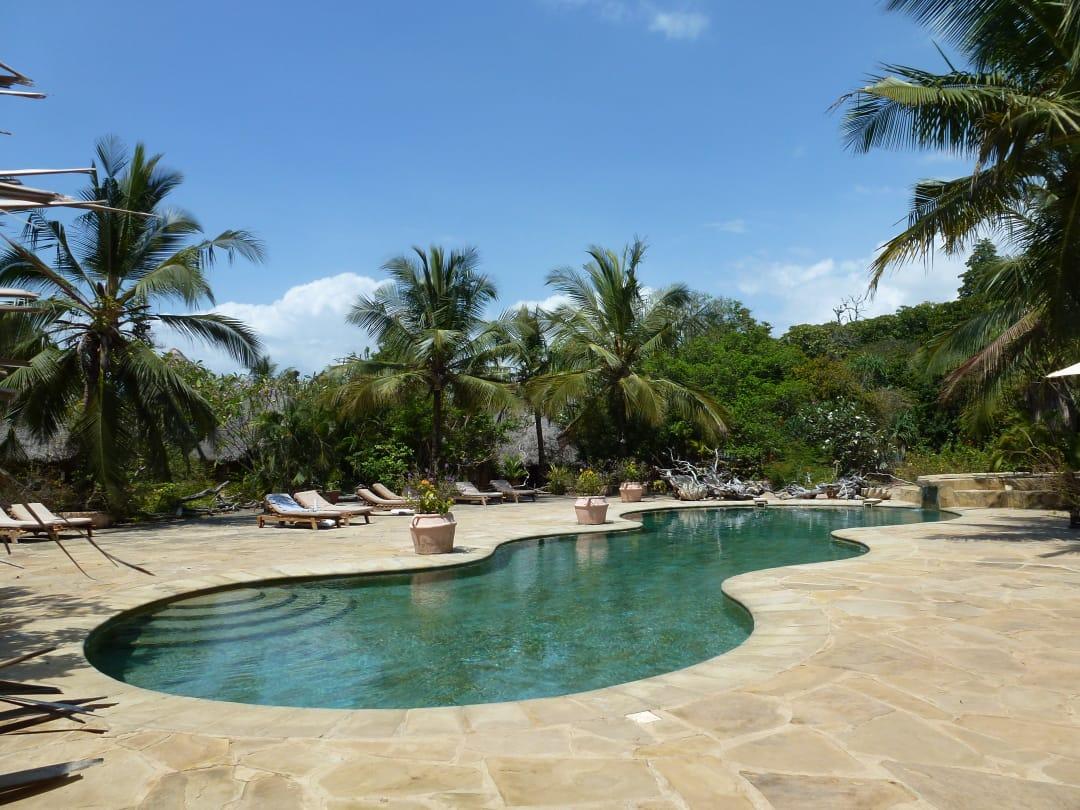 Lucy_Leeron's tweet photo. Weather iko sawa, sun beds still empty waiting for you guys. Good morning.
#keepItDIani
#whiteSandyBeach
#magicalkenya https://t.co/zwEhU8H7y6