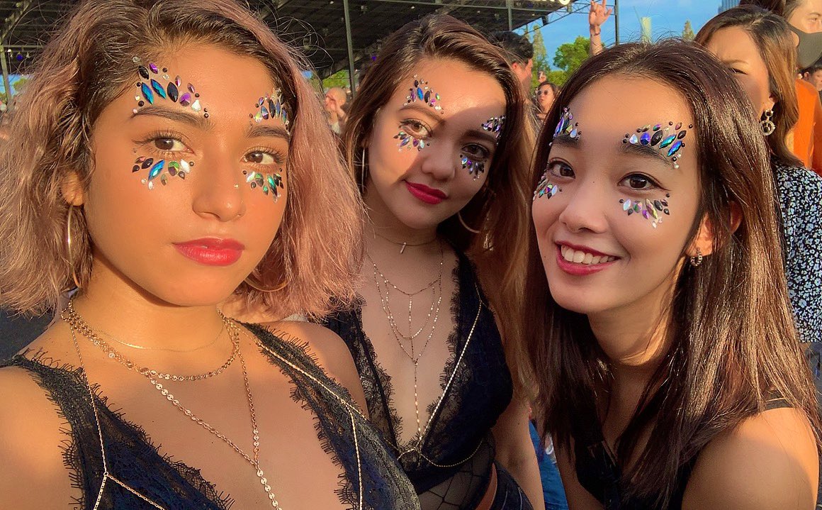 98___tina's tweet photo. #ultraJapan2k19 
💙💚🧡 https://t.co/CuffdVB9zn