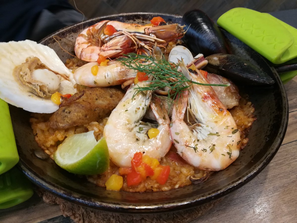 puyoman_com's tweet image. パエリアやら肉だんごやら。
#howfun