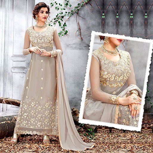 UtsavFashion's tweet image. Pakistani Suits are always statement worthy. This sequin and resham embroidered suit in light grey is a sophisticated ensemble for your evening galas.
utsavfashion.com/product/embroi…  

#UtsavFashion #ModernYetRooted #CelebrateTheIndianExperience