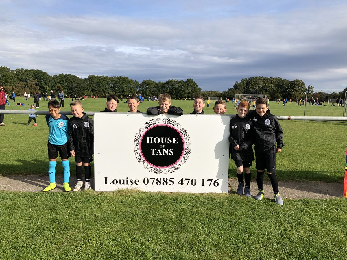 geordie_banksy's tweet photo. @KYPC6 First game of season yesterday for KYPC Mavericks vs Red House Farm Kites.
Thanks to Louise from House of Tans for sponsorship.
#Mavericks
#HouseofTans
#KYPC
#UTK https://t.co/RBBHYAoOLS