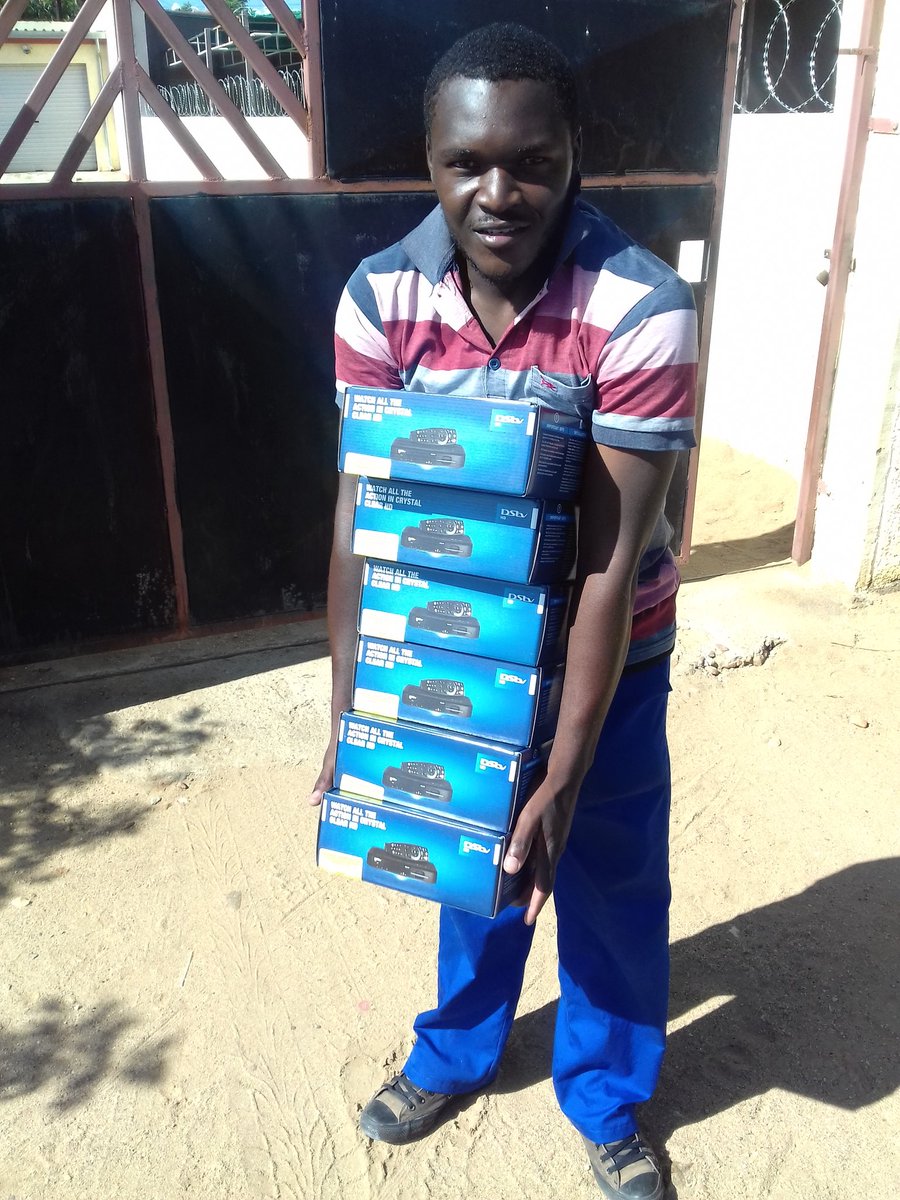 quick_cc's tweet image. BE CONNECTED 
ENJOY WATCHING YOUR FAVOURITE TEAM PLAYING. 
#FOOTBALL IS BACK 
#FOR #SALES AND #INSTALLATION 
CONTACT QUICK CONNECT 
0814510201