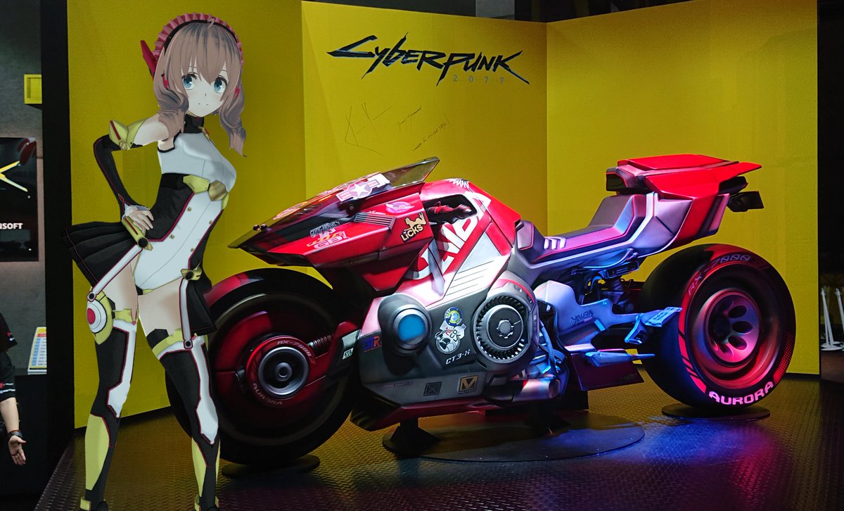 サイバーパンク2077のブースに展示してあったバイクと記念撮影