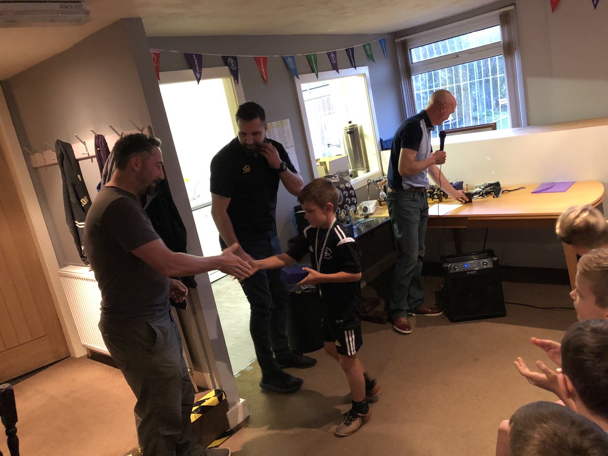 CWCCJuniors's tweet photo. Great @CWCCJuniors presentation on Friday. Thanks to overseas Pro Phil Tunnicliffe and @CastleBuildings David Evans for presenting the trophies and everyone for coming along to make it such a brilliant night.  Thanks all ! 🏏 👏🏼 https://t.co/RenM0adIu1