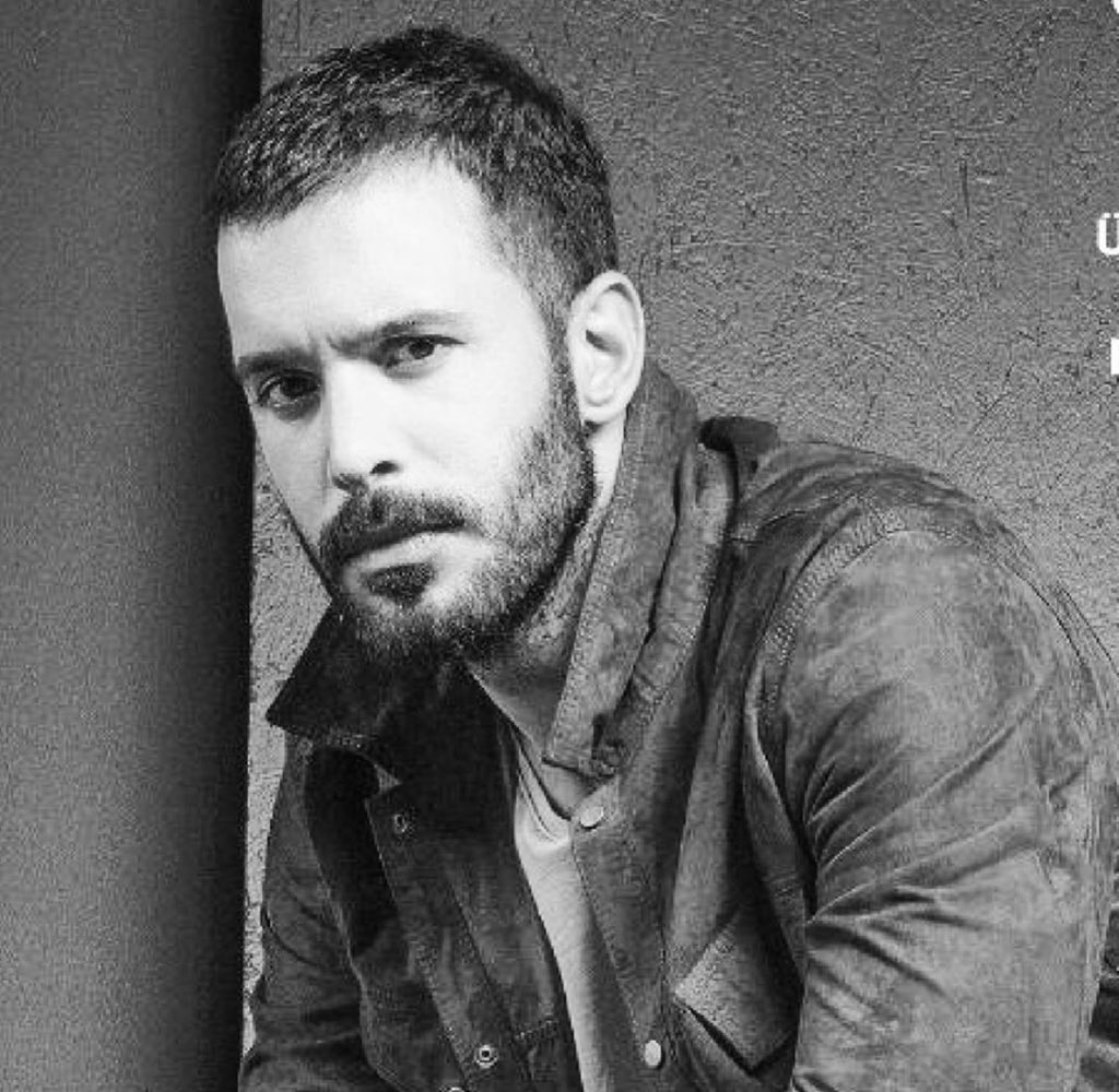 BAAFC87's tweet photo. باريش من جلسة تصوير جديدة❤
#BarışArduç https://t.co/0a7A5H0lYi