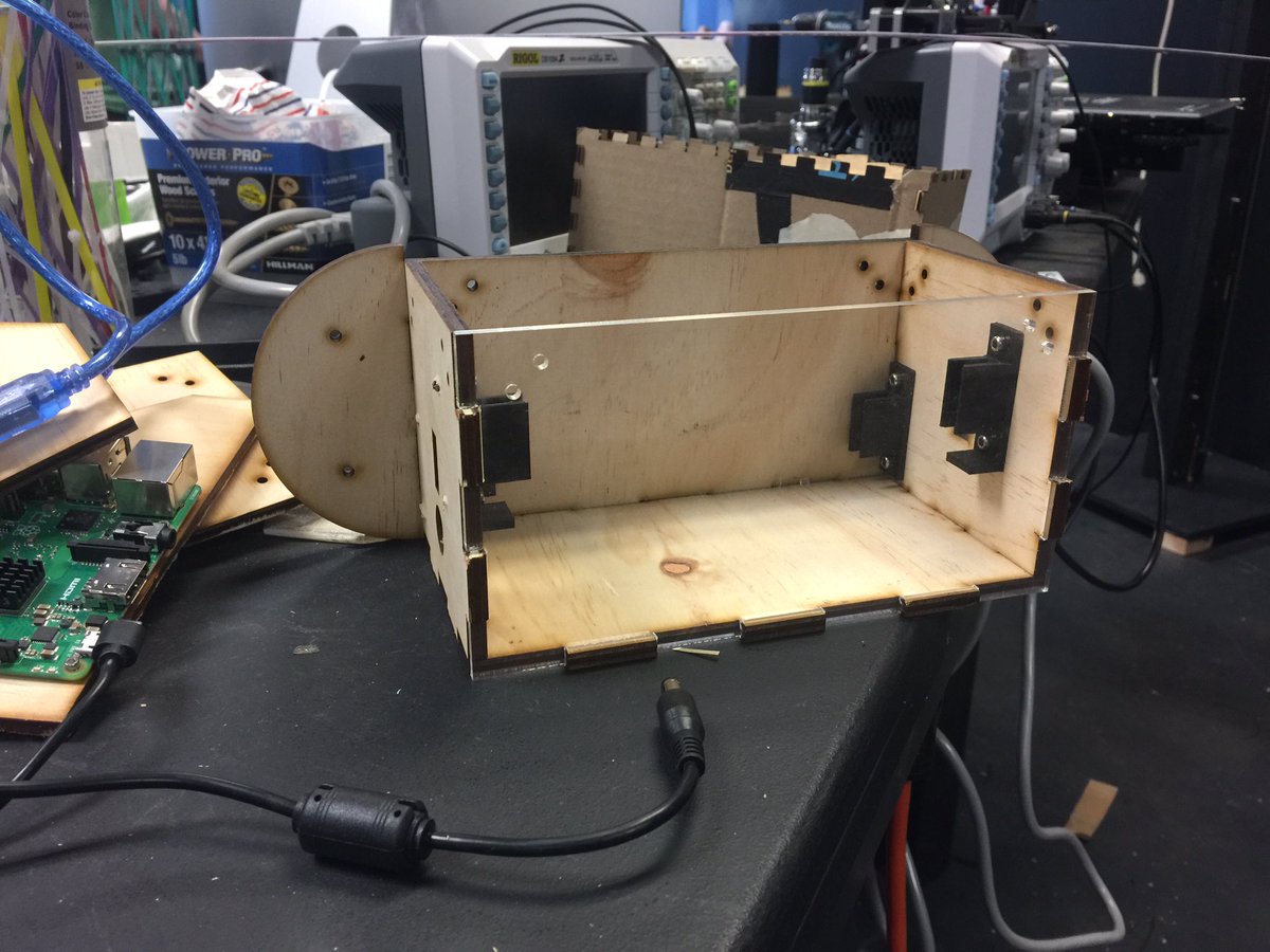 khou_42's tweet image. Everything is organized. Ready to spray! Being a carpenter and joiner this week. #paintbot #paintingrobot #3dmodeling #lasercutting