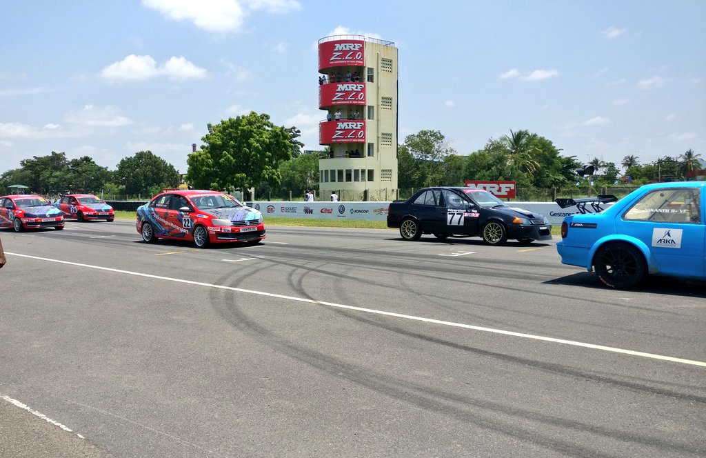 autox's tweet photo. Starting grid ➡️ #Race2 ➡️ #ITC #AllSaloons
@VWmotorsportind driver Ishaan Dodhiwala (#23) starts from pole.
#MRFRacing #INCRC2019 #Round4 #Day2 #Finale #ITC2019 #DanielRowe https://t.co/NOqH8jdc9H