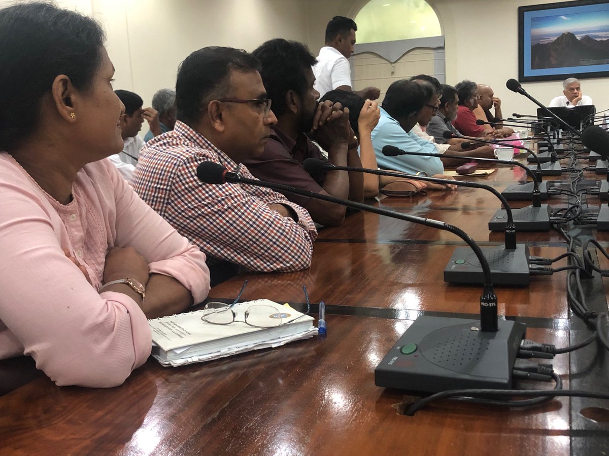 Sudarshana_RN's tweet photo. A delegation of the Civil Society &amp; Trade Union Collective (#CSTUC) met the Prime Minister ⁦@RW_UNP⁩ today at Temple Trees. Ven. Dambara Amila Thera, Dr. Wickremabahu Karunaratne, Prof. Chandraguptha Thenuwara, Dr. ⁦@PereraJehanpc⁩ , Kumudini Samuwels participated. https://t.co/pfDyvXaLfn