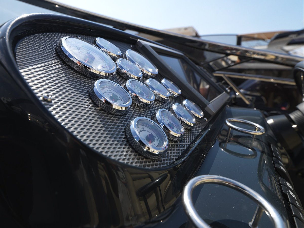 Hunton Yachts tweet media