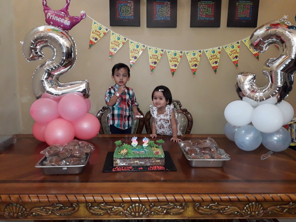Aine_kamaruddin's tweet photo. #birthdaygirlandboy 
#keadaanjadikelamkabut
#peniksekejap https://t.co/d5G0Eyzovi