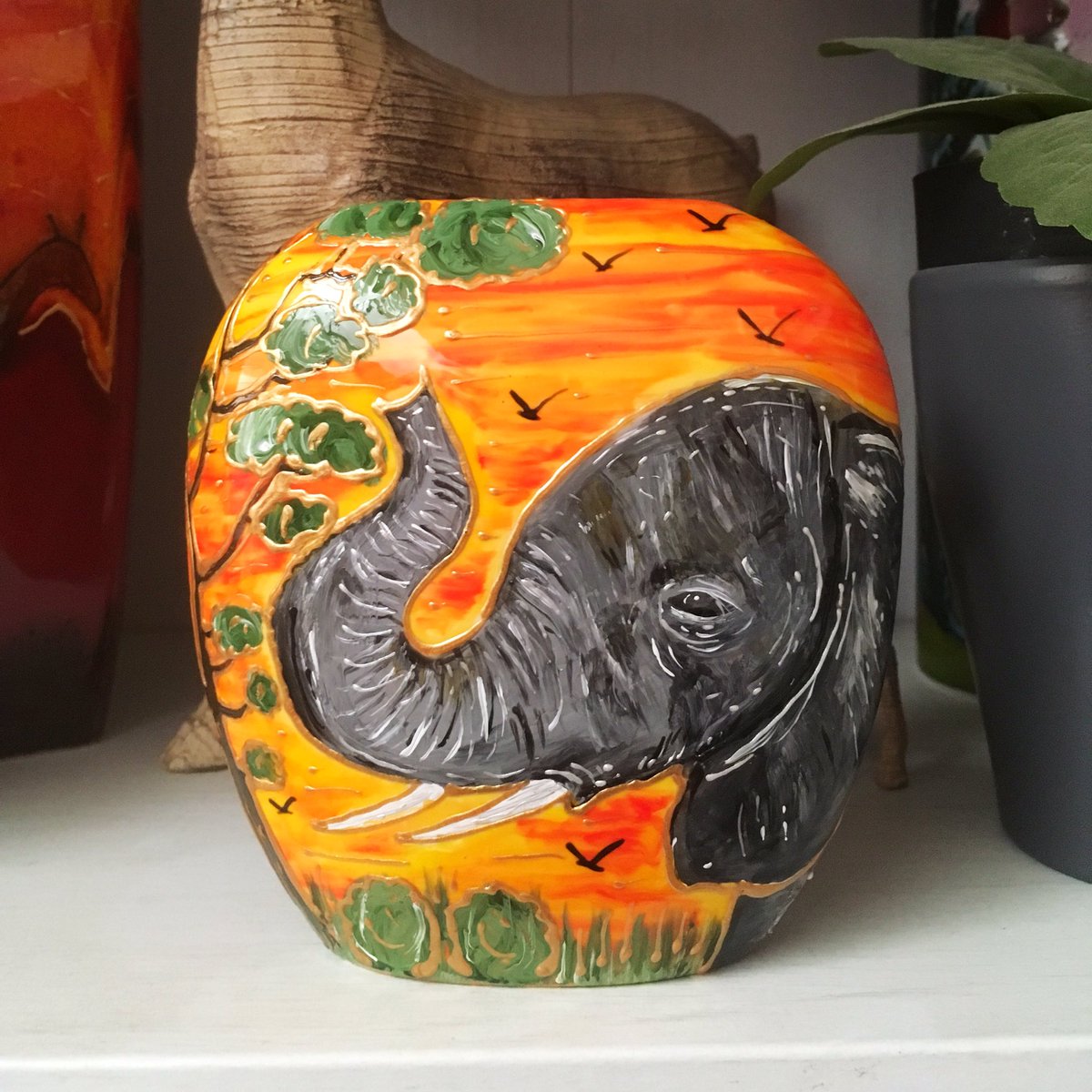 This lovely vase was snapped up straight away once listed on Etsy. This is part of my safari range with more pieces to follow. #UKGiftAM #UKGiftHour #SundayThoughts #Elephants #britishpottery