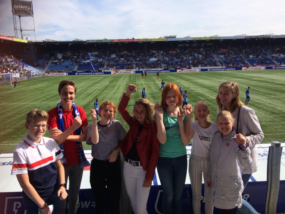 Go PEC Zwolle!!! Kinderraadsleden Isala moedigen PEC aan. Bedankt voor de gastvrijheid. Op naar een mooie samenwerking. #peczwolle #pec #gopeczwolle <a href="/PECZwolle/">PEC Zwolle</a>