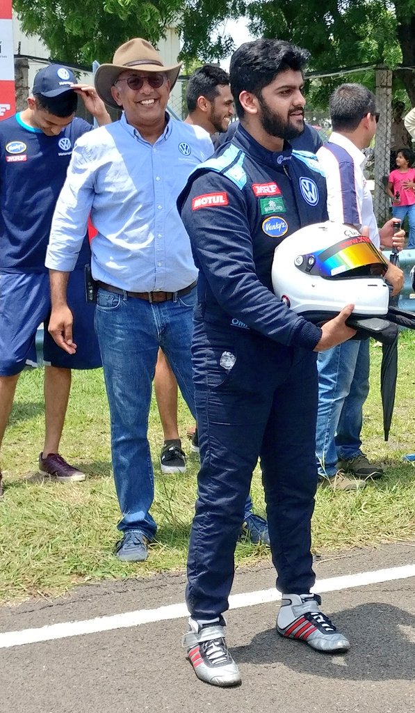 autox's tweet photo. With this P2 finish, @MohiteDhruv01 of @VWmotorsportind officially becomes the 2019 Indian Touring Car (#ITC) champion in the #MRFRacing #AllSaloons #INCRC2019. He secured a total of 164 points.
#VolkswagenChampionship #Round4 #Day2 #Finale #ITC2019 #DanielRowe #NationalChampion https://t.co/VgV69XRD2d