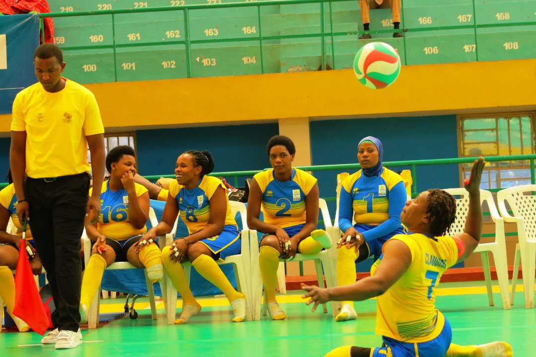 npcrwanda's tweet photo. Happening Now #ParaVolleyAfrica2019
End of 2nd Set 🇷🇼25-17🇰🇪
🔴 Watch Live here🔽https://t.co/wHyRjkXdzI
#Humanity_And_Inclusion @AlwaysInyange @ncpdrwanda #ASAFI #HopeLineSports  @GalileoSHotel @RwandaHealth @NUDOR_Rw  @lilianefonds https://t.co/Pb0YcUtVMf