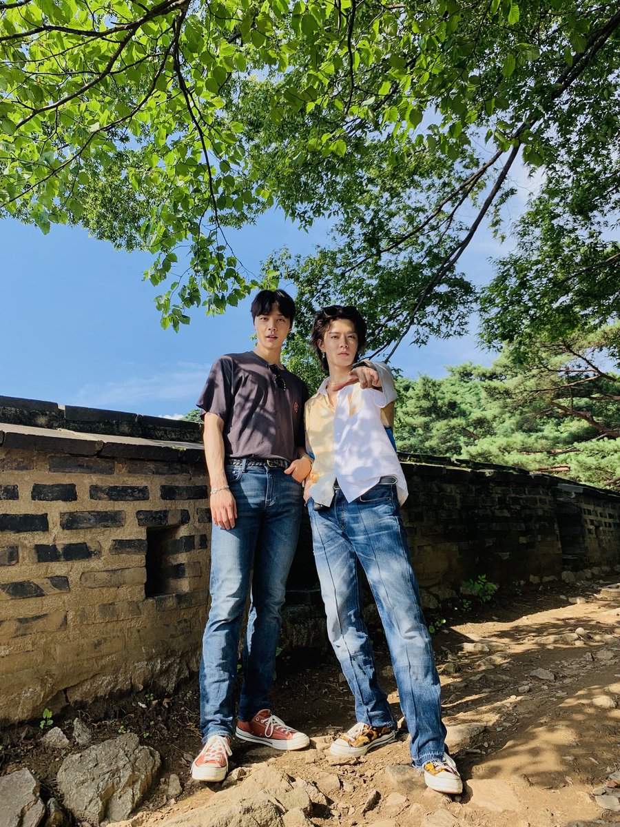 NCTsmtown_127's tweet photo. Helloooo Johfammm!!
I know some of you guys knew it was coming, but its here!!
Yuta and I hiking and eating some really good food!
Go check out the video haha -Johnny

https://t.co/UBB5cKjyqB

#NCT #NCT127
#JCC #JOHNNY #YUTA https://t.co/pAPa3SEzTw