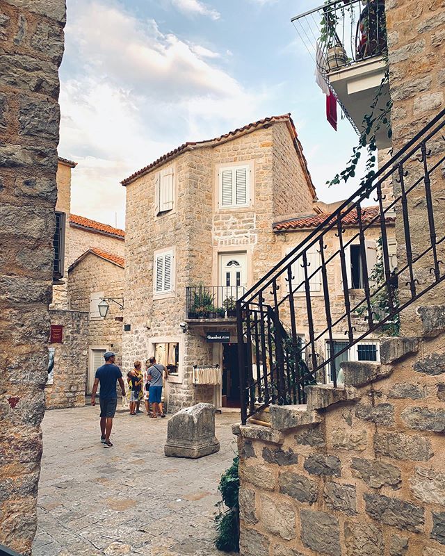 silent_wave_'s tweet photo. Old town  #budva #montenegro🇲🇪 #street .
.
.
 #igers #old #europe #ig_photooftheday  #ig_captures #igdaily #travelingram #travelling #destination_wow #vsco #beautiful_world #beautifulcity #igworldclub #ig_europe #city #natureshots #naturegram #landscape_… https://t.co/3mYFspVXYn https://t.co/Q2fngAmF6D