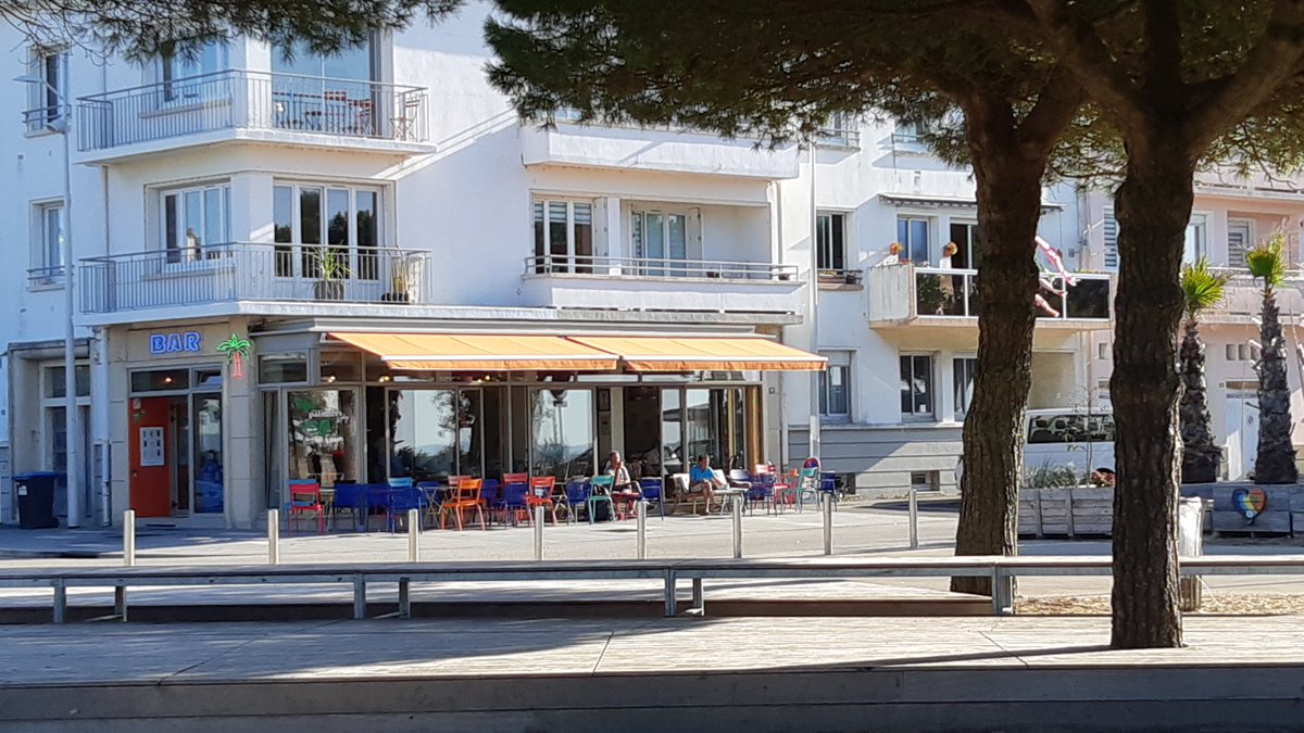 christodedieu's tweet photo. Belle journée en vue en ce dimanche de mi septembre #placeducommando #saintnazaire #loireatlantique https://t.co/omgjEBZfqR