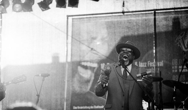 Alkmaars Blues Weekend ALKMAAR Noteer de data maar alvast in de agenda en dan hoef jer geen moment van te missen. Op 27, 28 en 29 september staat de binnenstad helemaal in het teken van live bluesmuziek... twib.in/l/GBe8RxEXrdn7 via <a href="/AlkmaarsWeekbld/">AlkmaarsWeekblad.nl</a>