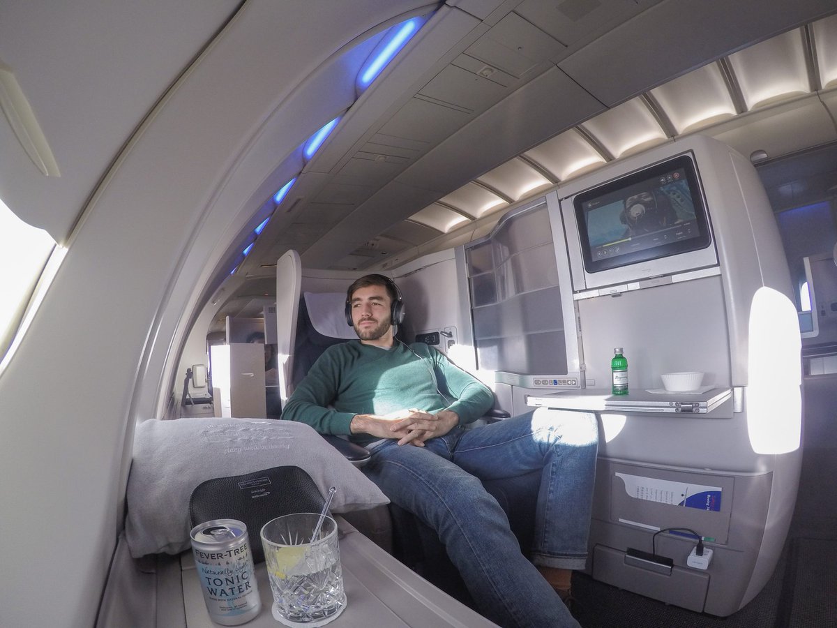 BCFlightsUK's tweet photo. On Boeing 747 British Airways #BusinessClass seats can be found on both floors. The upper level is often called “mini-cabin” as it consists of only 5 rows. 

Visit 🌐 https://t.co/HYKhO6fRXB

#FirstClass #LuxuryTravel #BusinessClassCabin #BusinessClassFlights #Destination https://t.co/zRB8q868Yi
