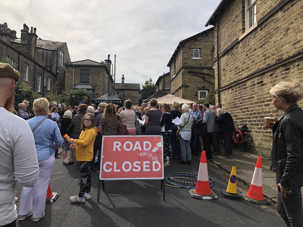 SaltsWalks's tweet photo. #BeatAPath to 47 Albert Rd #Saltaire today for displays of #cactus & #succulents by a member of the British C&S Society, which meets in the #Grade1Listed United Reformed Church, worth a visit too. A packed opening weekend for #SaltFest19 https://t.co/FkF4LBPi6L