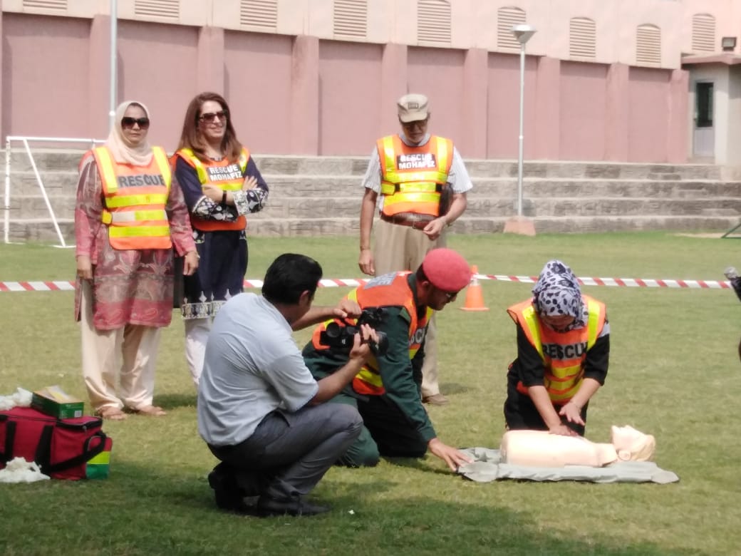 BahriaTownOffic's tweet photo. Ace International Academy, Bahria Town Rawalpindi conducted a training session in order to enhance awareness on the occasion of 'International First Aid Day'
Educators, students and staff participated with great interest.
#InternationalFirstAidDay #BahriaTown #Rawalpindi https://t.co/JfirF7wqQE