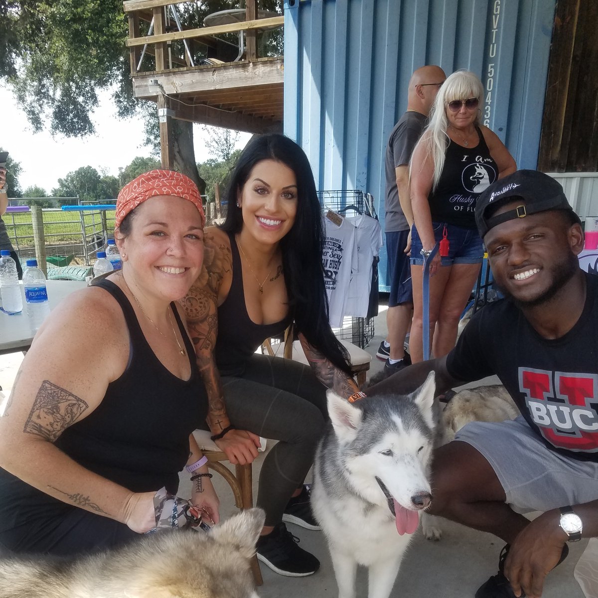 NeuschwangerH's tweet photo. Grady Goat Foundation's attempt to break the #GuinnessWorldRecord for the largest #goatyoga class was a complete success! Thank you to all 501 participants. Also thanks to @Buccaneers player @CGtwelve_  and the @TeamGodwinFdn and your passionate support for #rescueanimals. https://t.co/Nfh0m8j1Kl