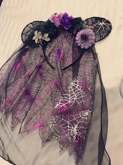 闇感強めの手作り花嫁カチューシャ? 