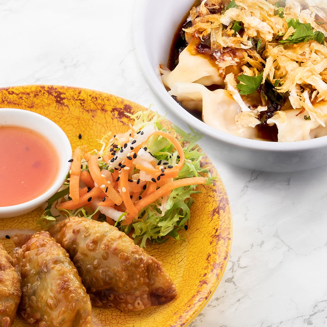 bananatree's tweet photo. Sundays are made for dumplings.
#crispy #gyoza #dumpling #duplings #crispy #chinesefood #NationalVegetarianWeek #veganuary #veganfoodspot #letscookvegan #london #veganhealth #londoneating#yesitsvegan #tryvegan #vegetarian #crispygyoza #vegeterianfood #vegeterianlife https://t.co/3RyEkn6HD9