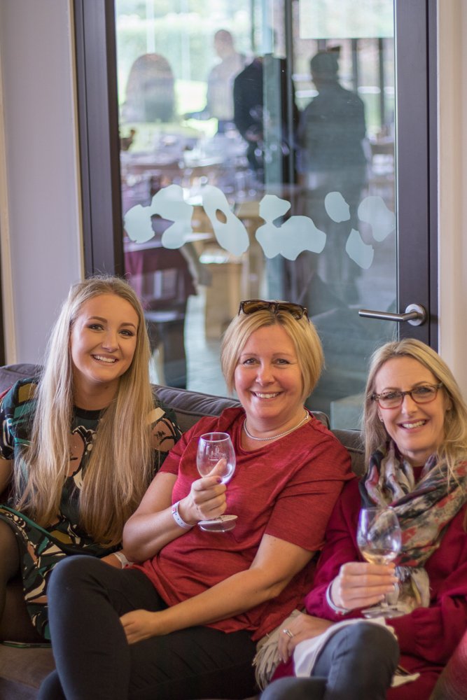 Franschhoek_SA's tweet photo. Remember to share your #Franschhoek Uncorked moments with us on social media today and stand a chance to win 2 tickets to the Cap Classique & Champagne Festival #FHKMCC! To enter, simply post your images & use the hashtag #FUNcorked with your post. T's & C's via our app! https://t.co/OVutvUJjFS