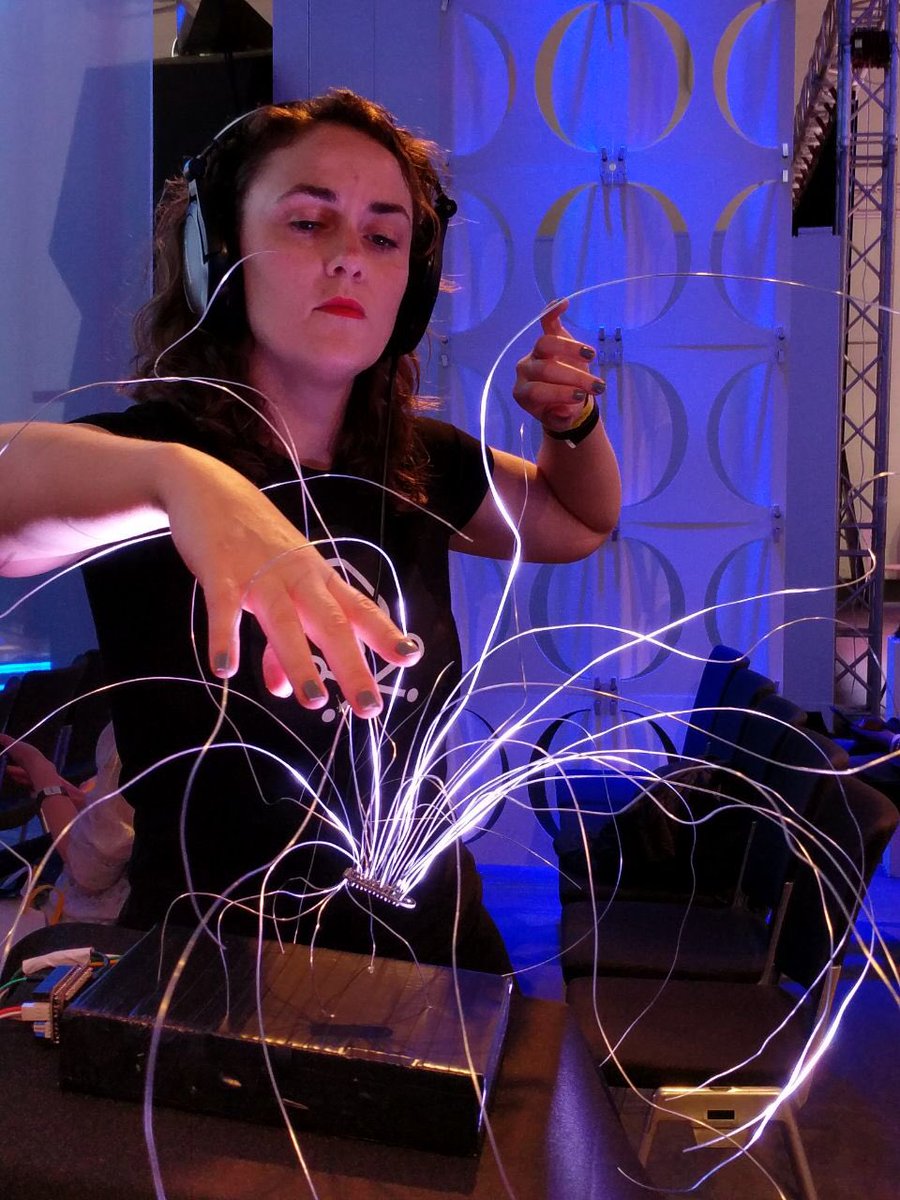 Helen Leigh ⚡ tweet media