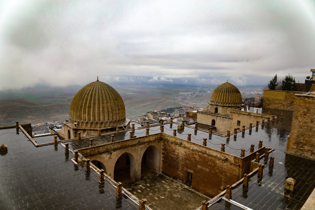 MardinTanitim's tweet photo. Zinciriye Medresesi Mardin’de hüküm süren son Artuklu Sultanı Melik Necmettin İsa bin Muzaffer Davud bin El Melik Salih tarafından 1385 yılında yaptırılmıştır.
#ZinciriyeMedresesi #Mardin https://t.co/qzao5sooJT