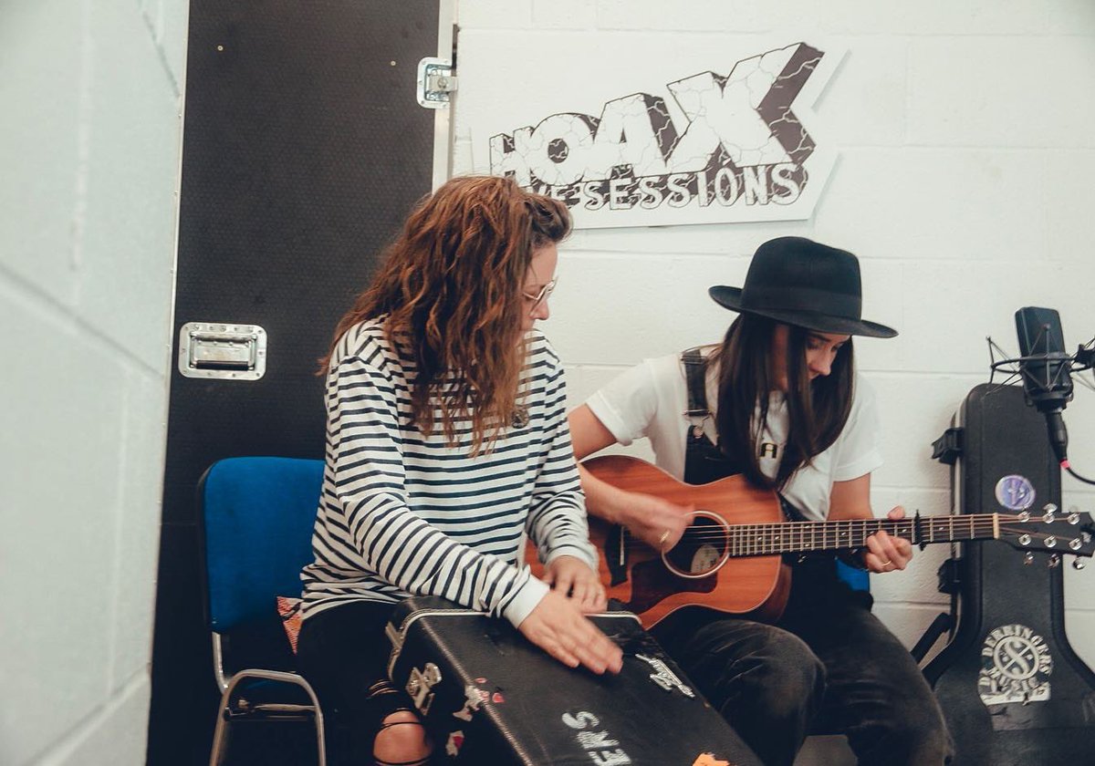 GermeinSisters's tweet photo. ♫ Was so rad teeing up with our pals at @hoax1994 for a special on the road backstage session last night at @jessglynne 🦋🎶 Thanks so much for hanging with us! We had such a fun day 😛 Keep an eye out for our 🎥 and a fun little game of #truthorhoax !! 😝
🛹🛹🛹 #hoaxsessions https://t.co/PAtENxwZEO