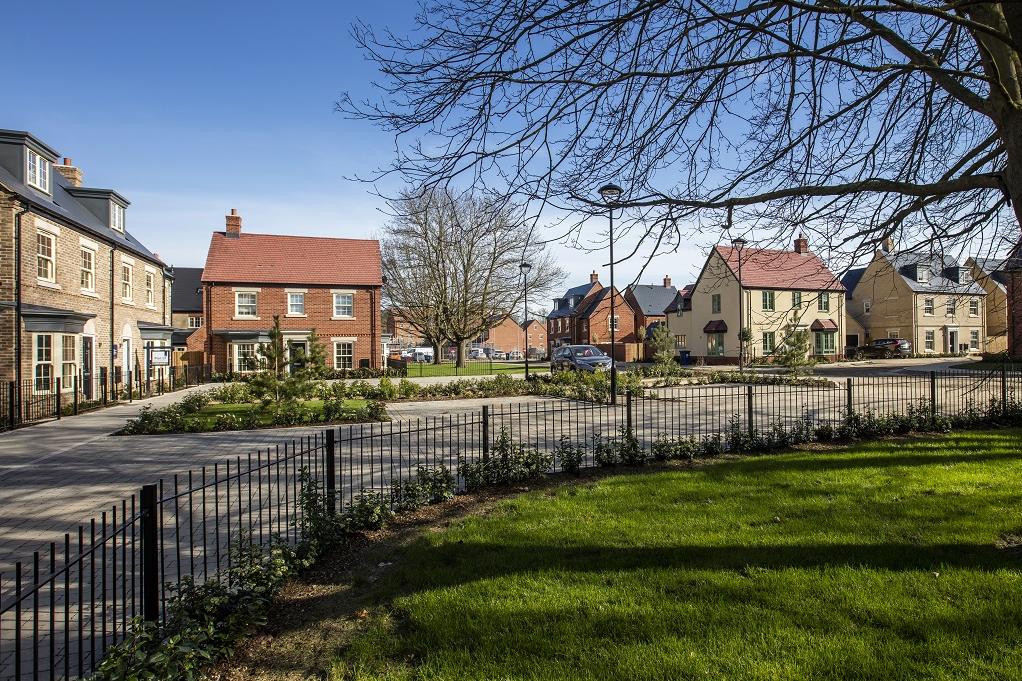 CrestNicholson's tweet photo. Discover Mandeville Place, situated in the historic market village of Brampton in Cambridgeshire. Mandeville Place has been designed to be in keeping with Brampton’s Georgian heritage, with its beautiful houses and landscaped gardens. Learn more here: https://t.co/CMfBN326yT https://t.co/HXurufJX0y