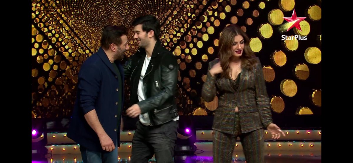 Saavy_global's tweet photo. @lovesalman4ever 
#GoodMorning #Tweepals @vidya_balan @RajkumarHirani #YourtwitterJockey #JustMet 
ᴛᴀᴍᴀɴɴᴀ ❁ (@Being_Tamanna): https://t.co/jYuUkd4ZnW
Tamanna welcome to #VirtualFriendsCafe #Twitter365 connects similar and diverse watch out r 
#PalPalDilKePaas https://t.co/Csv4mleMsP