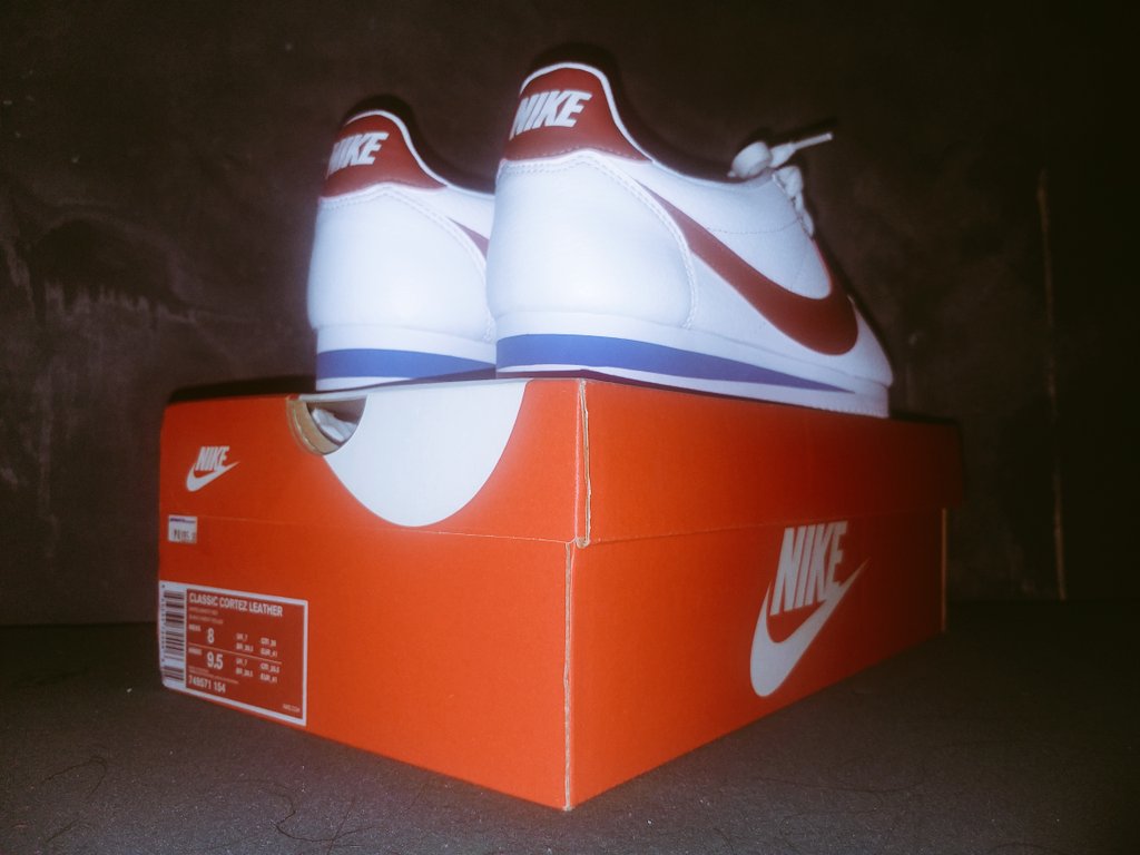 _4eronn's tweet photo. Flex ko lang new kicks ko! Nakakaiyak but its for real. Woah 😭😭😭

Thankyou love for this wonderful gift. You are awesome! ❣😭🙏 

Iloveyou ❤ https://t.co/CsJibLd8XD