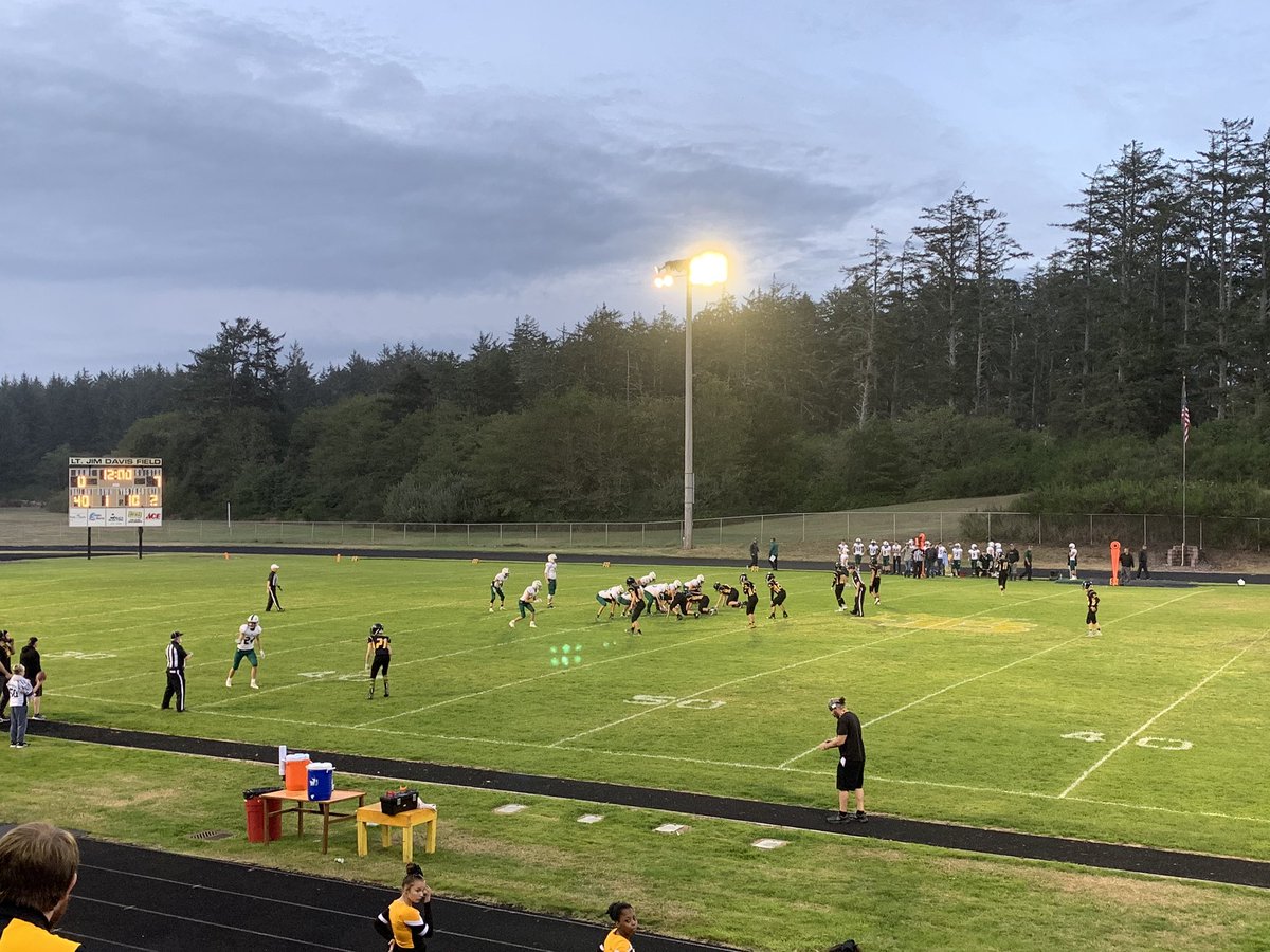 Dr_RussellEvans's tweet photo. Wrapped up a great WEEK 2 @NorthBeachHyaks!! We ended the week with FRIDAY the 13th, full moon, Hyak FOOTBALL!! This week was made even better as we had our Hyak Pride Band our in full force! More fun next week! #NBSD1920 #HYAKSontheRISE #NorthBeachNation #HYAKSGiveYouWINGS https://t.co/1RRXmWZhqM