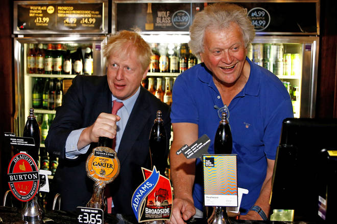 ColinTassell's tweet photo. Tim Martin, the elephantine Brexiteer, with the "hulk". #BoycottWetherspoons and #calloutjohnson wherever you see him. https://t.co/OvP2juutmW