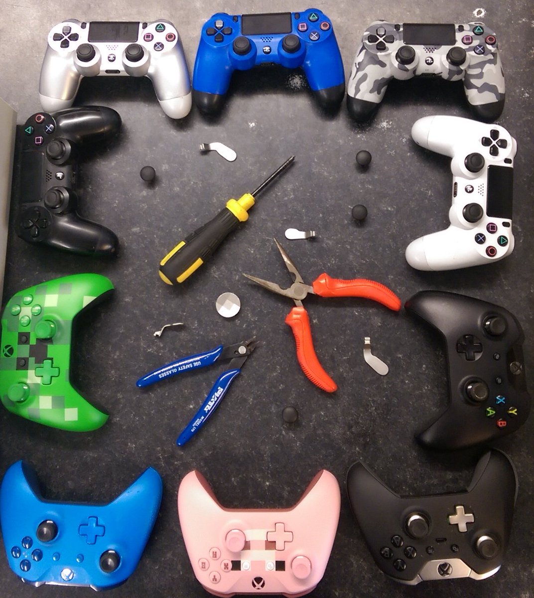 GameSmartB25's tweet photo. We repair consoles and controllers! If you have any problems with yours, bring them down today. Best of all- no fix, no fee so there's nothing to lose! #RetroGaming #RetroGamesShop #GamersUnite #Gaming #PS4 #XboxOne #PlayStation #NintendoSwitch #Nintendo #Sony https://t.co/uhN987KMjC
