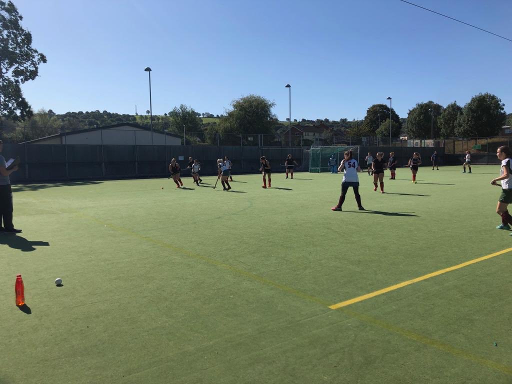 KnowleHockey's tweet photo. In glorious autumn sunshine, the 2/3s lost a well fought game against @BaPSLHC & 1/2s got the season off to a good start with a 4-1 win against @GryphonsHC
#hockeysaturdays #backonit #hockeylife #GameDay #teamwork #GoKnowle https://t.co/JMiIdpOdHy