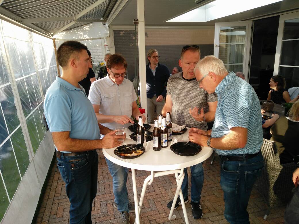 OrkestOrventus's tweet photo. Gisteren de hele dag hard gerepeteerd en daarna gezellig gebarbecued in de tuin van familie Nefs. https://t.co/Dv8L6P588I