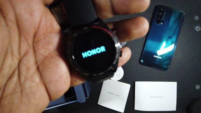 TechJamo's tweet photo. Just got my FREE #HonorWatchMagic Redemption GIFT For buying my #Honor20Pro 😁😁😁 @honorglobal Review Coming Soon. https://t.co/PB95Y8HBi7 https://t.co/0zPzmFncQB
