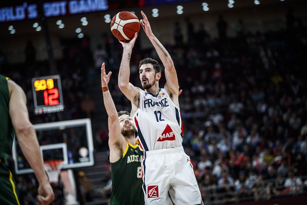 fbaze1's tweet photo. YEKUN:

Fransa 67-59 Avstraliya 

@NandoDeColo 19 xal 2 ribaund 3 assist 2 top oğurlama

Bu nəticə ilə Fransa millisi Dünya Çempionatının bürünc mükafatını qazanmış oldu. Basketbolçumuz Nando De Colo'yu təbrik edirik. #FIBAWC #NandoDeColo #FranceGotGame https://t.co/mEVuPax6Mi