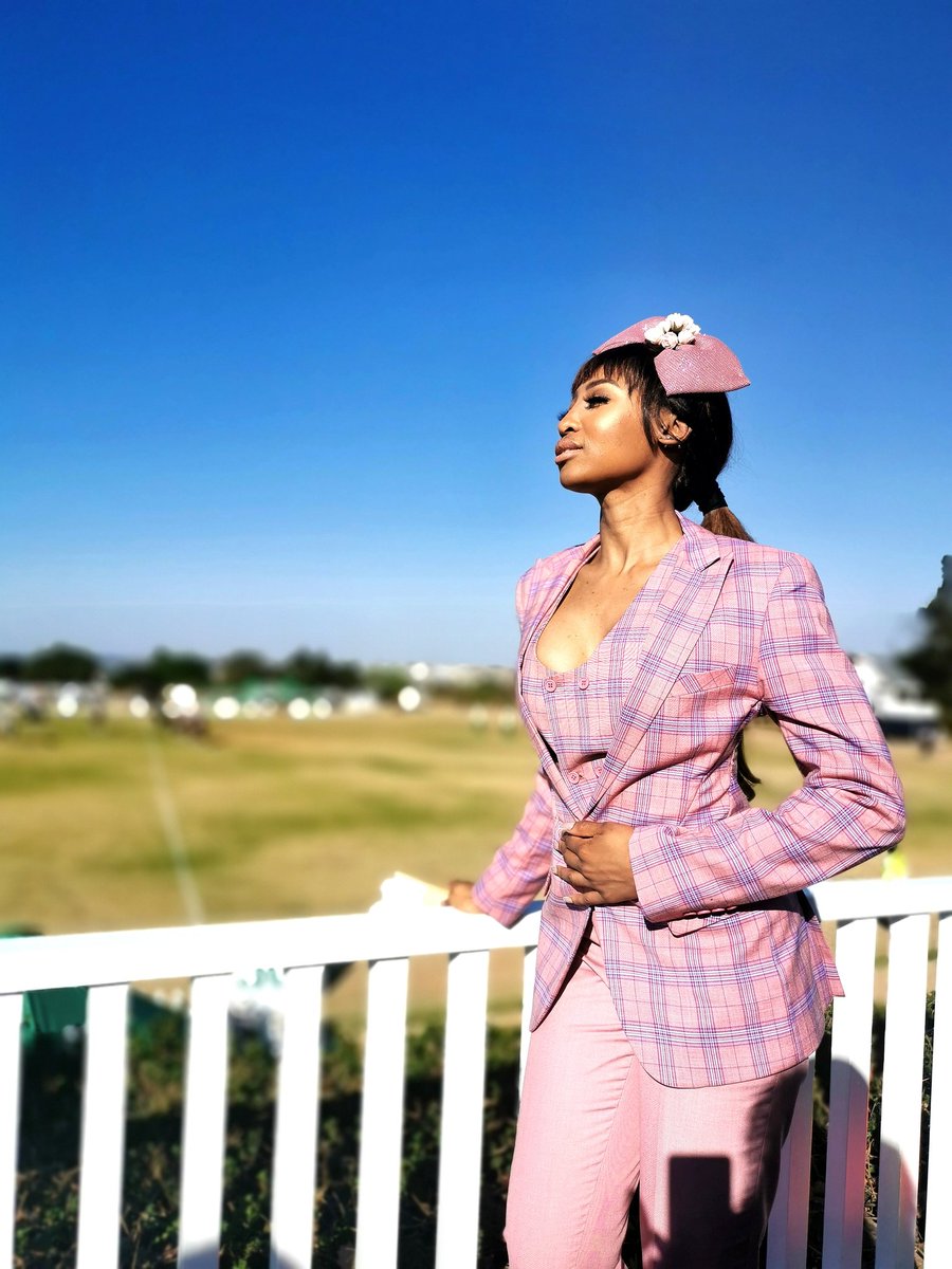 TeamEnhle's tweet photo. Kon'nichiwa to @enhlembali and @enhlembali alone. All hail Empress! 👑🌺💕 #Simplylove #Simplylive #SimplyEnhle #NedbankIntlPolo https://t.co/RvrgFIGCCG