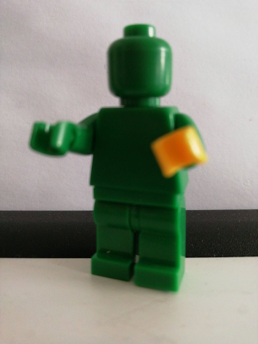 Cuando nos miramos al espejo, lo que menos deseamos es ver a un ser humano ordinario. Nos gustaría ver a alguien especial.