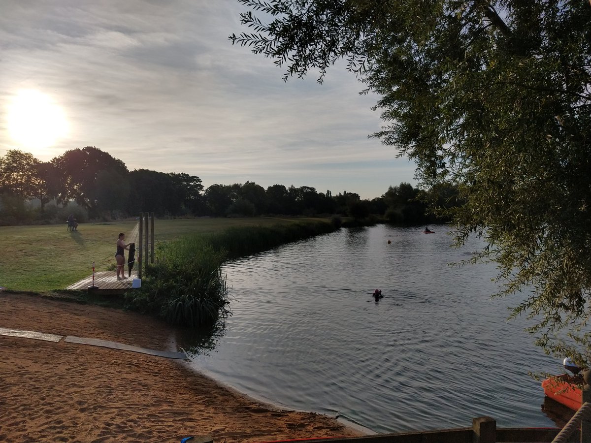 sknees74's tweet photo. Absolutely loved @sheppertonswim. Last training session & 1st time there, wish I'd tried it earlier. I'll be back next season!!
#swimserpentine #swimming #openwaterswiming #openwater #lakeswim #LondonClassics #goggleface #swimgoggles ๐ง https://t.co/ufKQVpSoS1