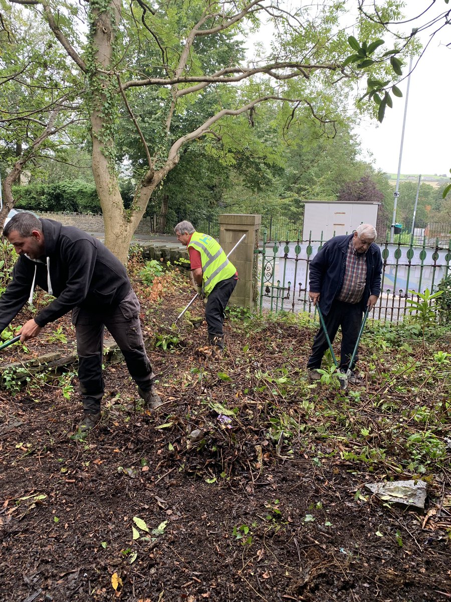 Fresh morning volunteering at Greenmount tidying the plot for <a href="/rochdaleinbloom/">Rochdale In Bloom</a>  sad how so much plastic/bottles thrown in here. Await the transformation. #Rochdale #greenplaces #greenmountproject