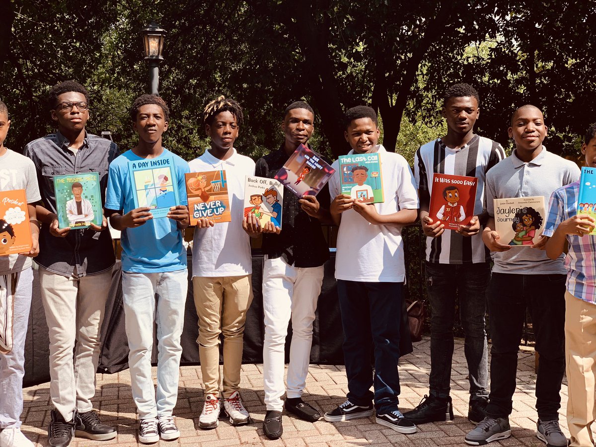 AtlantaAlphas's tweet photo. 📚 Our Literacy Initiative // Boys, Books, and Brotherhood book release with @RE_1995! @AtlantaAlphas: serving young men in the Washington Cluster in APS was a huge success! Proud of our young kings on being published authors! @apsupdate
#AlphaPhiAlpha #AtlantaAlphas https://t.co/BZCioeYKZw