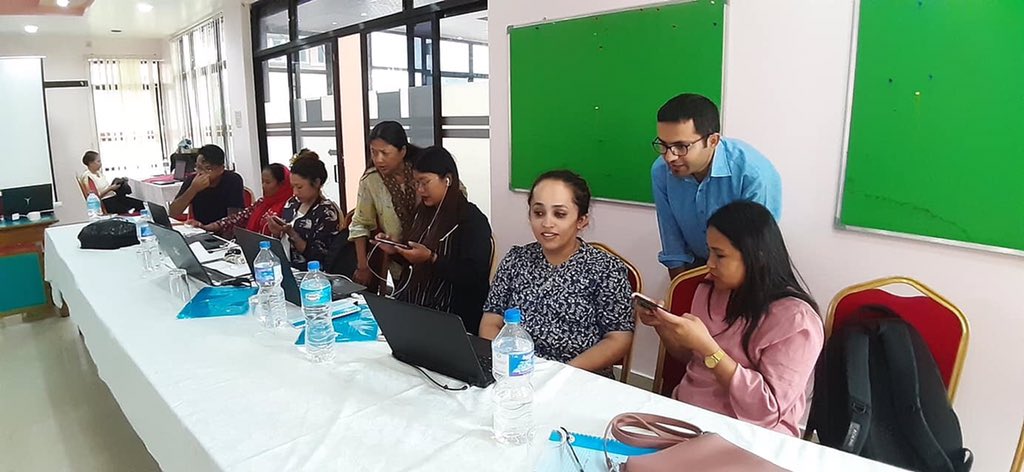 Spent the weekend training women journalists on mojo and multimedia focusing on leadership. I am sure these women journalists will take leadership positions soon. #WomenEditors #Womeninleadership #Nepal