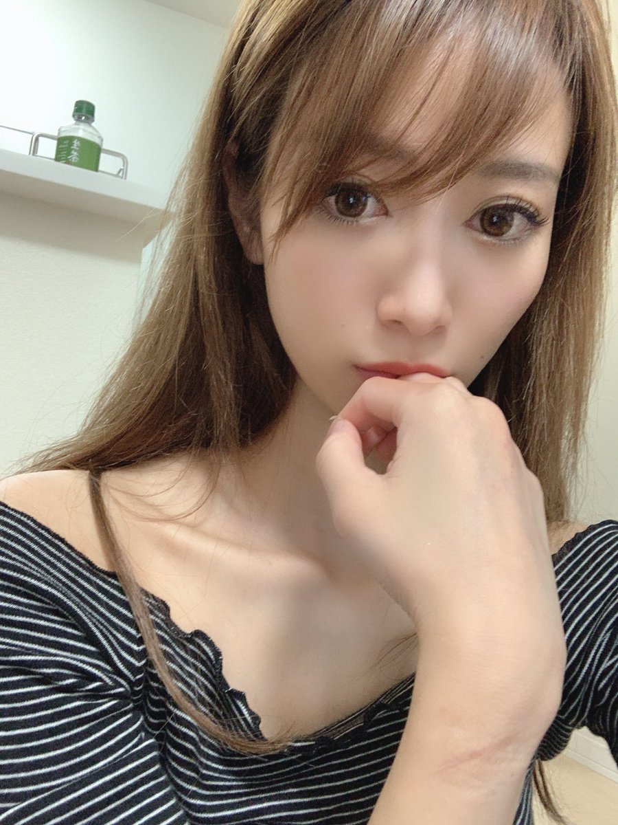 児玉菜々子 ごめんなさい 体調崩していて更新が滞ってます 元気になったら必ず更新するので待っててください